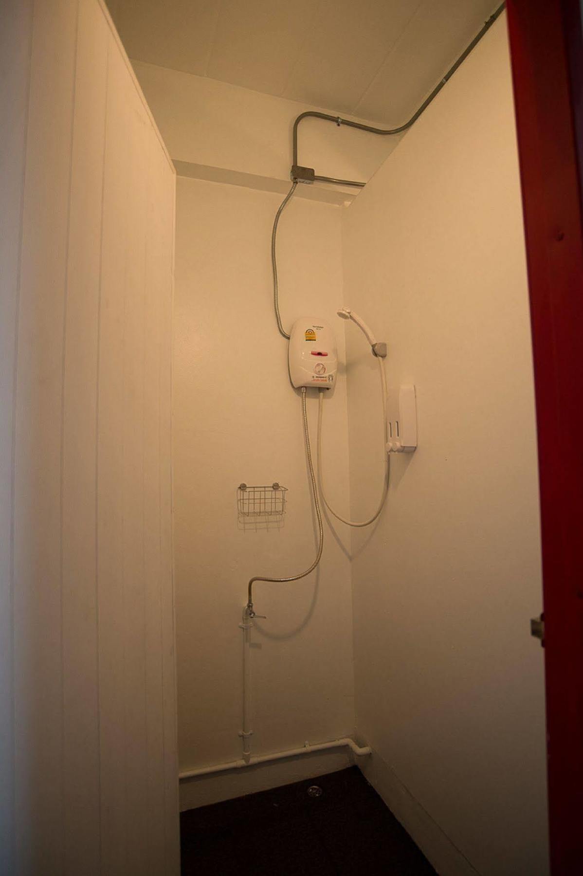 Allsum Hostel Аюттхая Екстер'єр фото