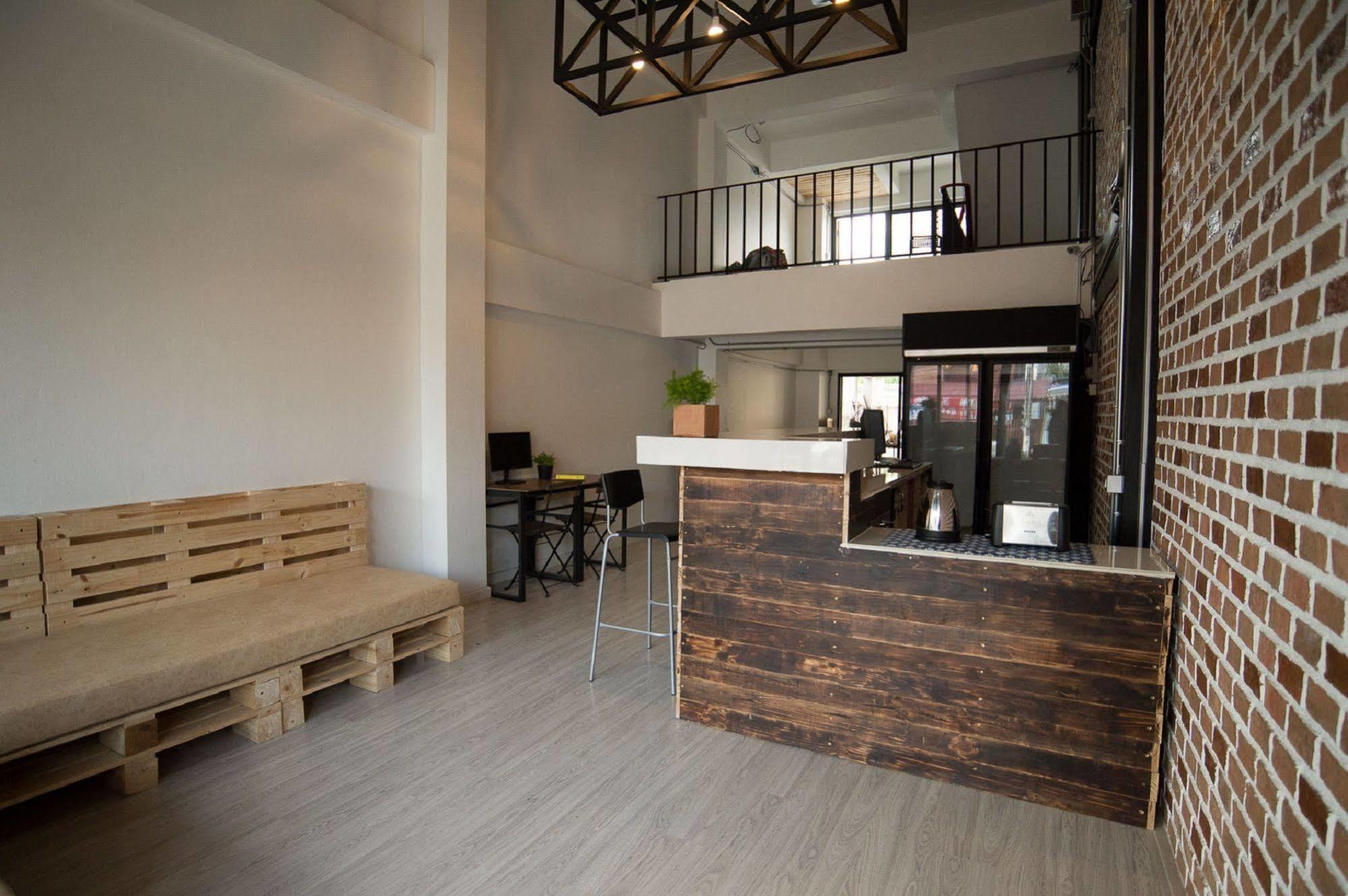 Allsum Hostel Аюттхая Екстер'єр фото